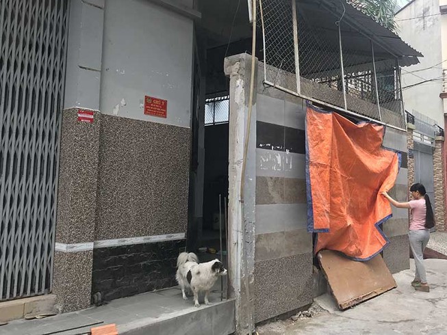 Hàng xóm không ưng, khỏi trổ cửa