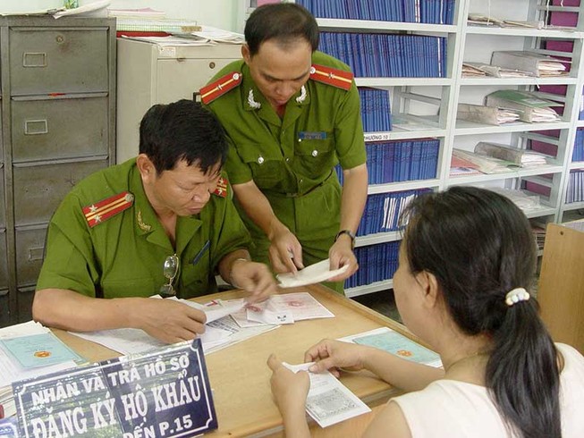 Nhà lớn mới cho nhập hộ khẩu: Giải pháp ít hiệu quả