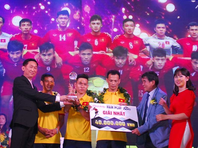 14-3, ngày hội fair play của bóng đá Việt Nam