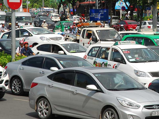 Uber, Grab sẽ phải gắn biển ‘Taxi điện tử’