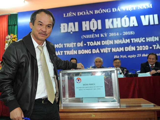 Khi bầu Đức bất lực…