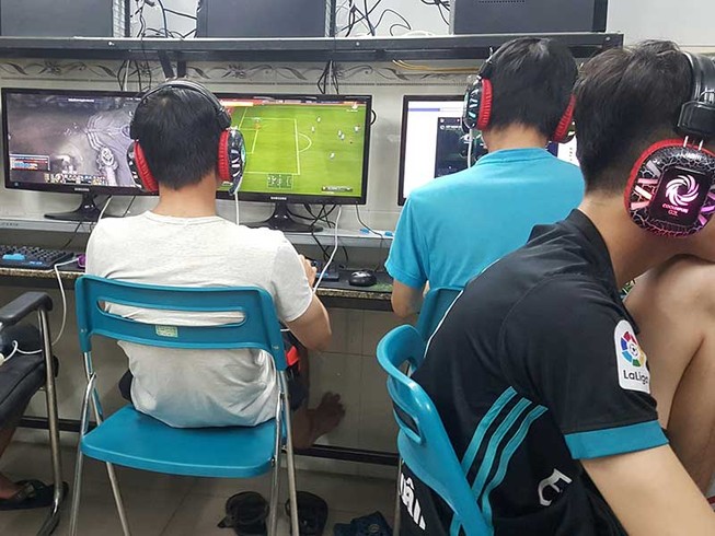 'Quẳng' trẻ em lên mạng để kiếm view: Trò nguy hiểm và độc ác