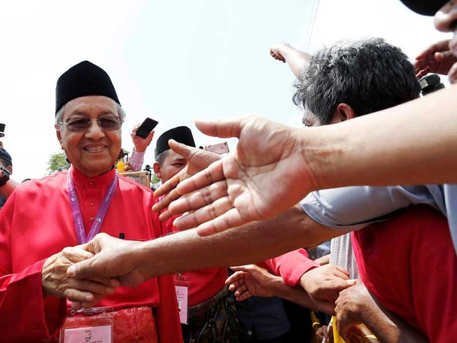 Tân thủ tướng Malaysia: ‘Ông già gân’ kỳ lạ