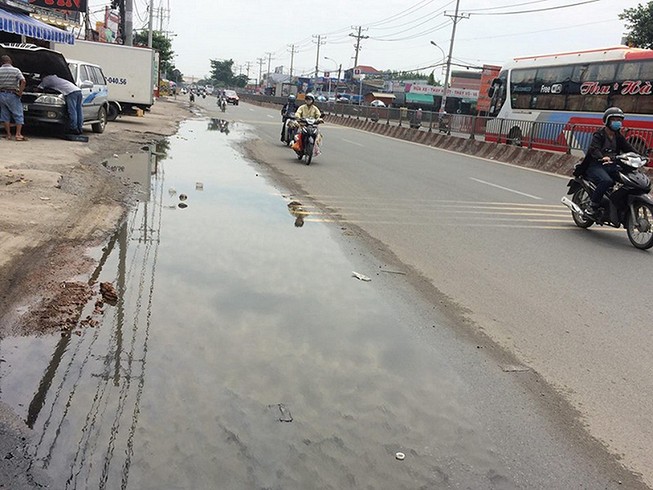Dân kêu trời vì làm đường không có cống