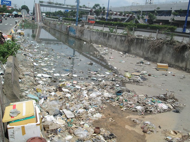 TP.HCM có một nơi nhếch nhác như thế