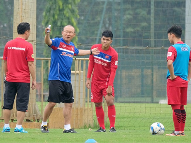 HLV Park Hang-seo tìm thêm cầu thủ cho giải Asiad