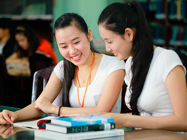 ‘Rất khó để tăng học phí như Bộ trưởng Nhạ muốn!’