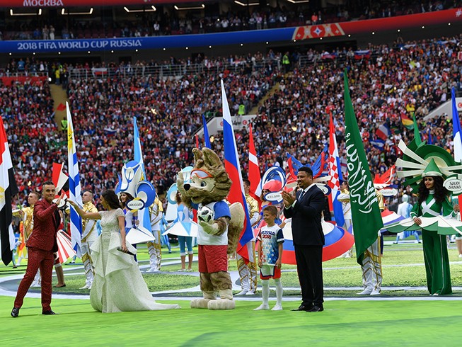 Khai mạc World Cup 2018: Từ gấu Misa đến sói Zabivaka