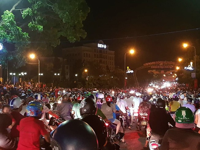 Tụ tập đập phá không phải là cách thể hiện lòng yêu nước