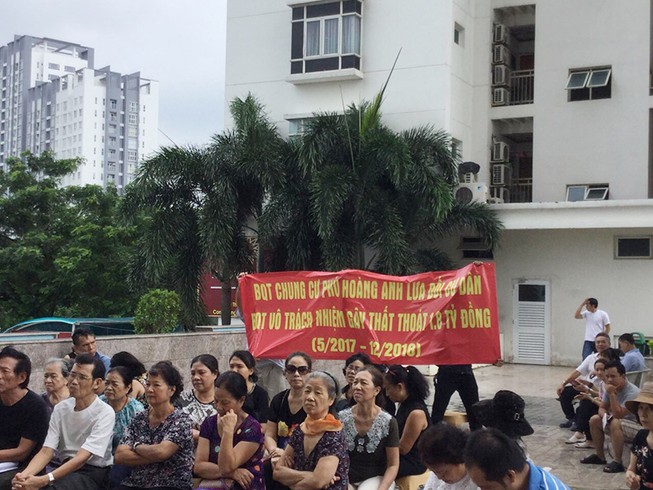 Cư dân phản đối ban quản trị về phí bảo trì