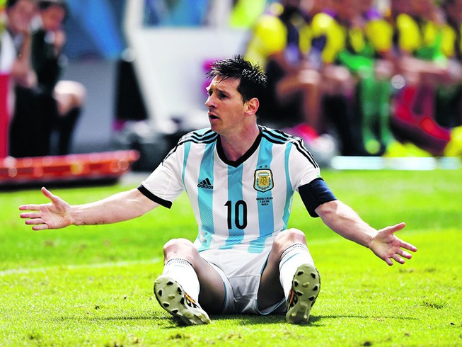 Argentina – Nigeria: Trên đôi vai của Messi...