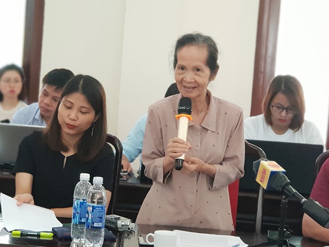 Hàng ngàn cán bộ đi học nước ngoài vẫn... 'dốt'
