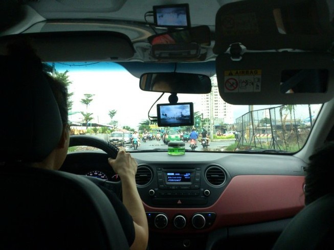 Lắp camera ô tô, tài xế ‘chịu phép’!