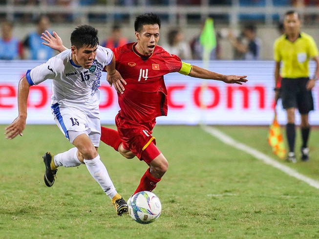 Bất công cho Văn Quyết!