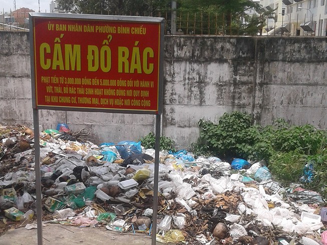 Có biển cấm vẫn như không