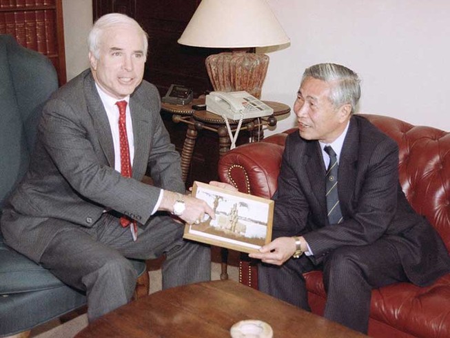 John McCain, người bắc cầu quan hệ Việt-Mỹ