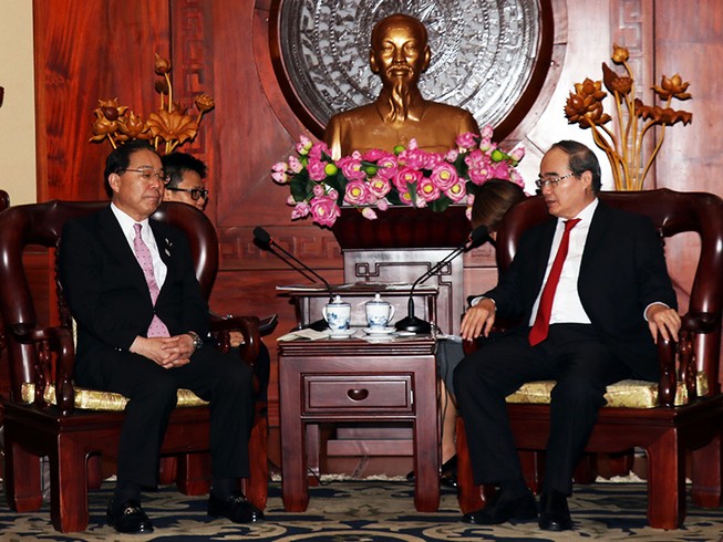 Bí thư Nguyễn Thiện Nhân tiếp thống đốc tỉnh Yamanashi (Nhật)