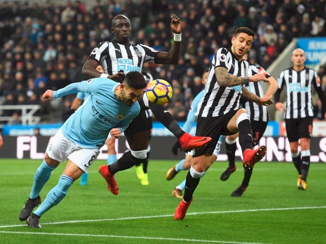 Premier League: Nghi ngờ vào ‘vua’