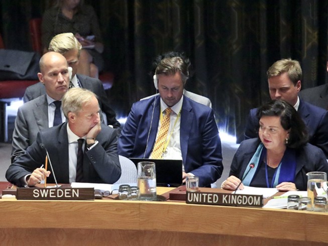 Anh nhờ Interpol bắt nghi can đầu độc điệp viên Nga