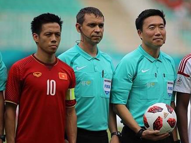 Trọng tài Hàn Quốc ‘quá tuổi’ sao vẫn bắt trận tranh HCĐ?