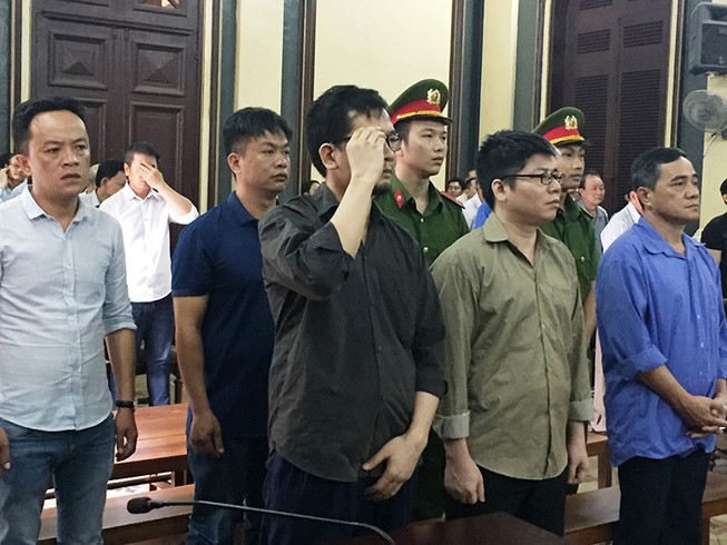 Cựu cán bộ công an kêu oan vụ buôn lậu siêu xe