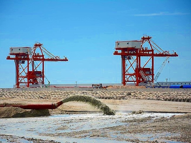 Chất nạo vét ở biển Vĩnh Tân: Dùng xây kè, không nhận chìm