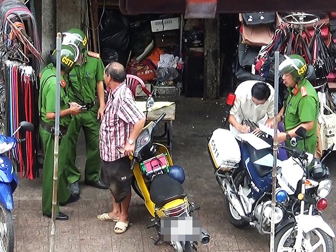 Tổ cảnh sát TT-CĐ cạnh chợ Bà Chiểu thừa nhận sai phạm