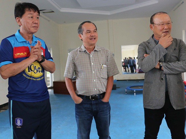 Niềm vui ông Park, nỗi buồn thầy Chung