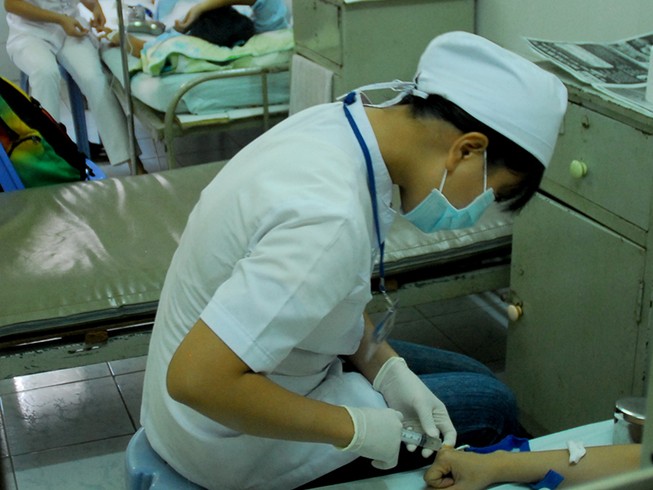 Lạm dụng truyền dịch: Coi chừng mất mạng!