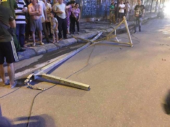 Khởi tố vụ cô gái đi đường bị sắt công trường đè tử vong