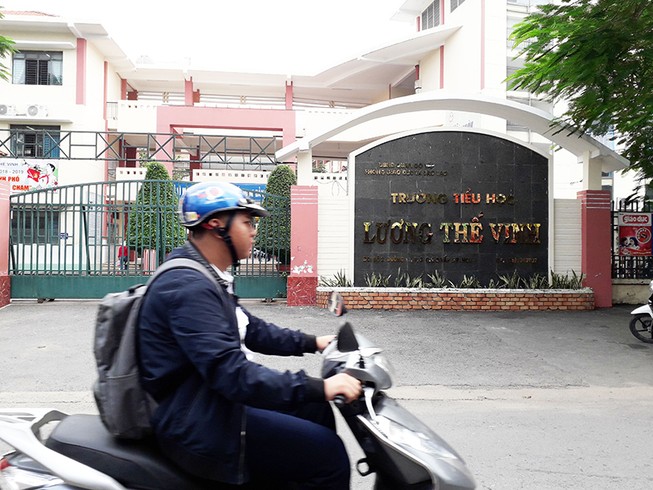 Thầy giáo tát mặt, đá mông nhiều học sinh lớp 5