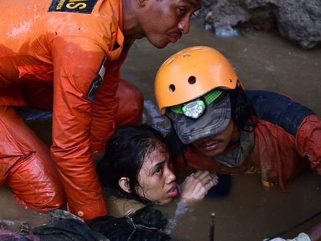 Thảm họa Indonesia: Hơn 1.200 người chết, vì sao?