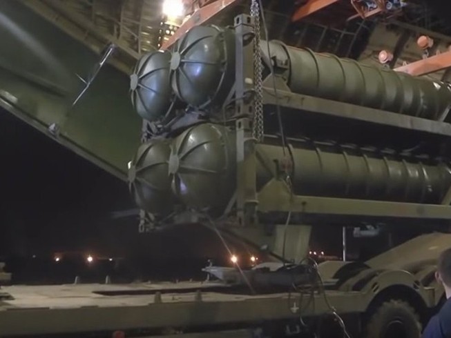 Mỹ đối phó với S-300 của Nga ở Syria