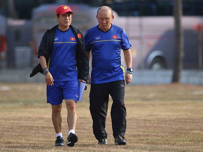HLV Park Hang-seo muốn nhất bảng AFF Cup