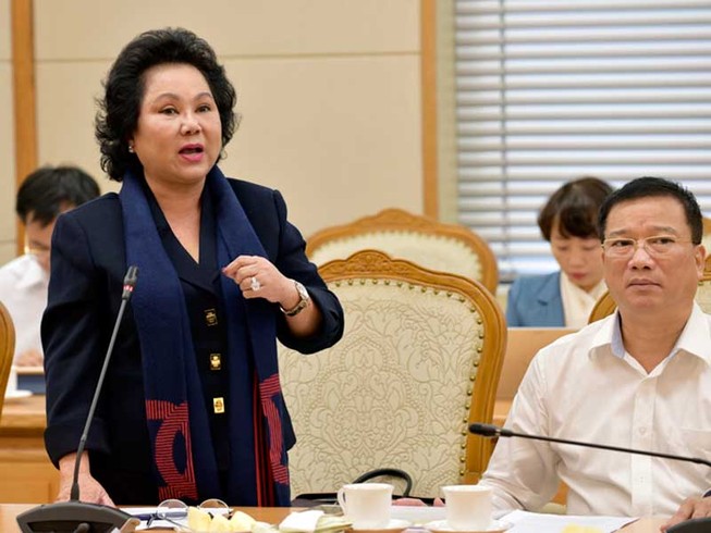 Cục trưởng ra ‘giấy phép’ con, cả ngành thực phẩm náo loạn!