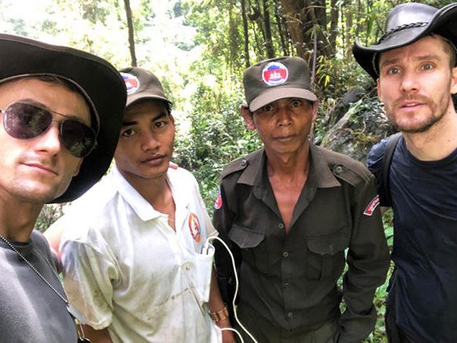 Đến Campuchia truy tìm MH370