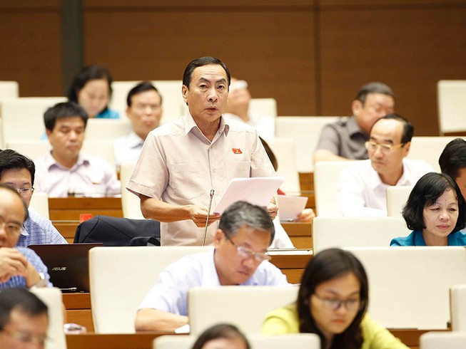 Quốc hội tranh luận về số lượng tướng công an