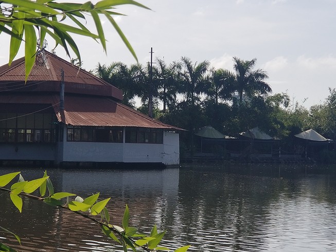 Công viên văn hóa thành nhà hàng, tiệm game