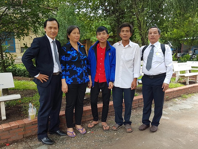 Làm oan nhưng không nhận đơn yêu cầu bồi thường