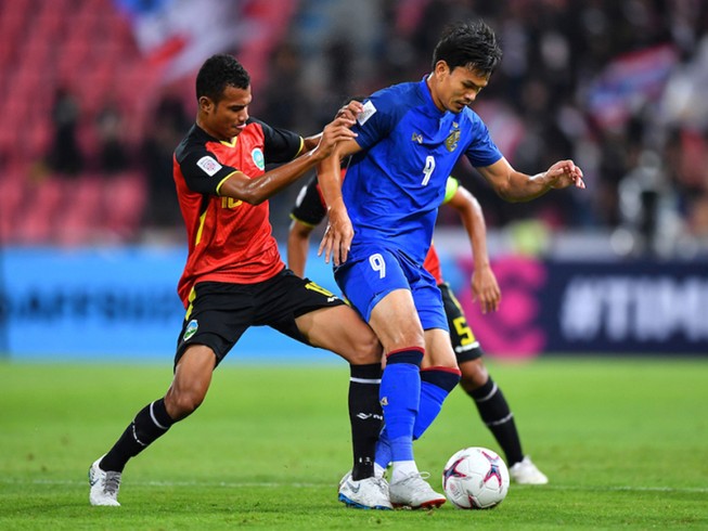 Xem Eriksson đấu trí với Rajevac