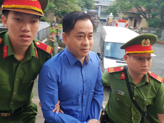 Vũ ‘nhôm’ kêu oan nên bị xét hỏi sau cùng