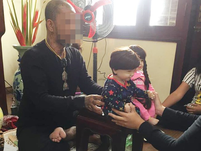 Trào lưu nuôi búp bê: Khi tín ngưỡng không có sự thức tỉnh