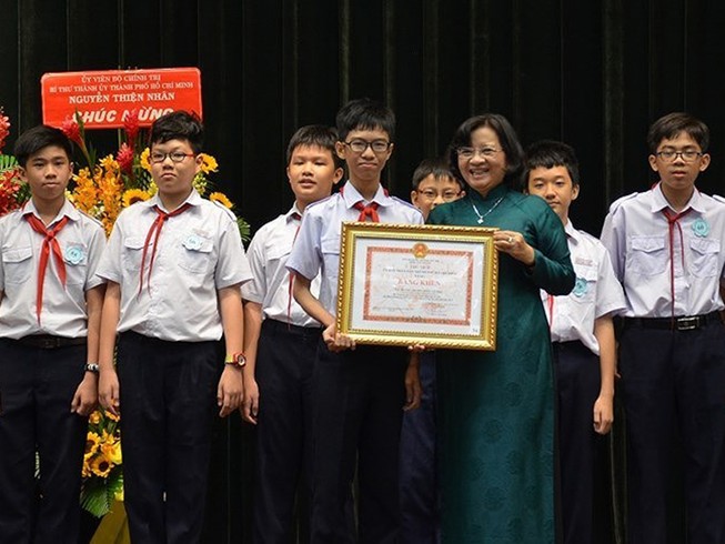Thưởng 50 triệu đồng cho học sinh đoạt huy chương vàng quốc tế
