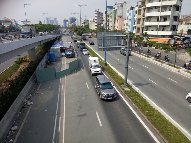 TP.HCM: Cuối năm lại cấp tập đào đường