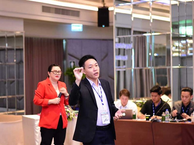 Thủ lĩnh Edu2Review: Đi xa để trở về