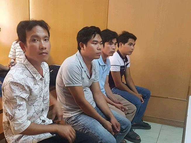 Đổi tội danh vụ quay mặt sang nhà hàng xóm tè