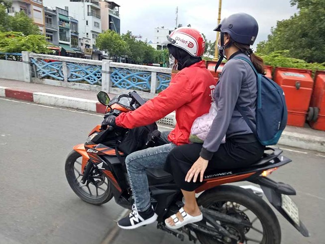 Nhiều hành động phản cảm của tài xế Go-Viet