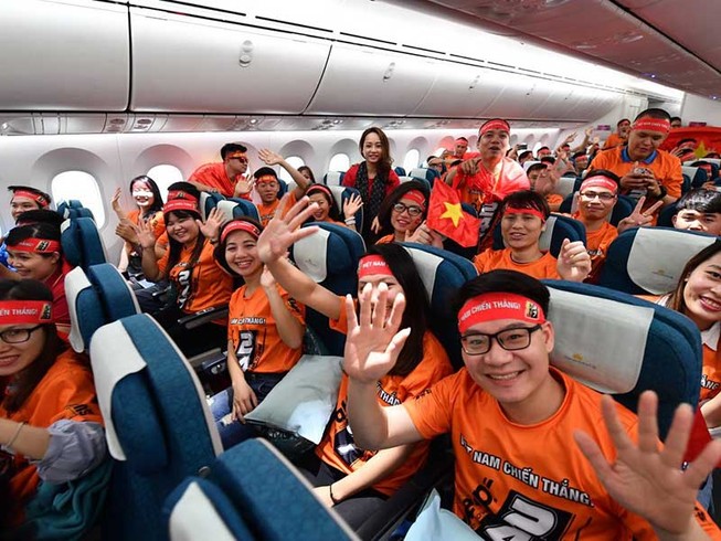 Nhộn nhịp mở tour tiếp lửa cho đội tuyển