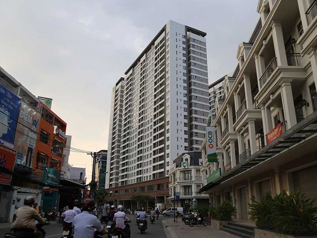 Doanh nghiệp bất động sản than trời vì thủ tục
