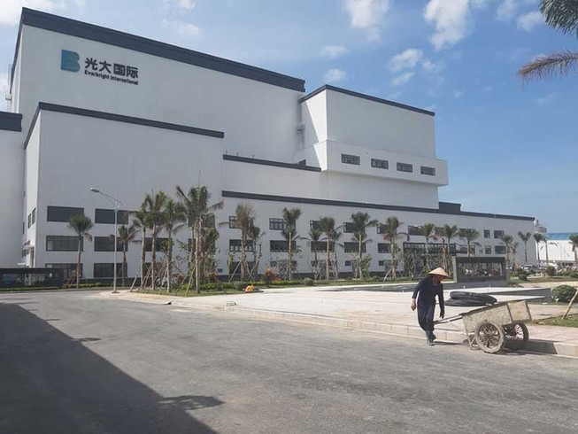 Chặn xe rác để đòi nợ tổng thầu